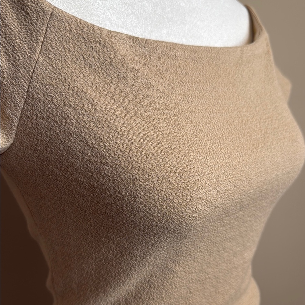 Alice + Olivia Tan Off-Shoulder Crop Top Back Zip - Picture 5 of 8